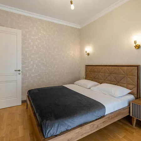 Rustaveli Avenue Hub Apartment Tbilisi Exterior photo
